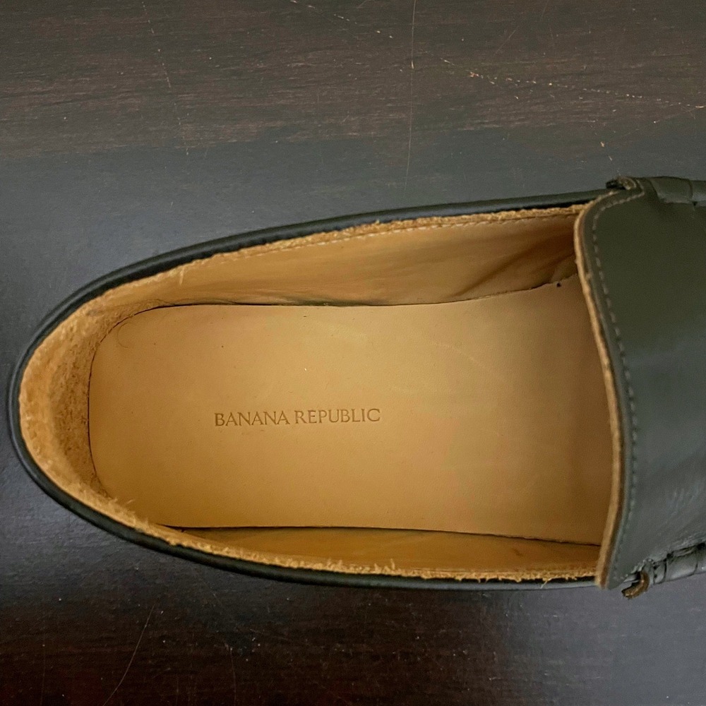 Banana Republic Womens Black Leather Ruched Moc Toe Loafers Size 9 - Picture 8 of 9